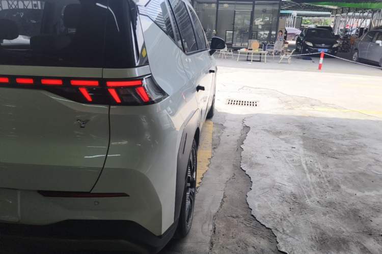 Used AION Y 2022 70 Tech Edition Lithium Iron Phosphate Right Rear Taillight