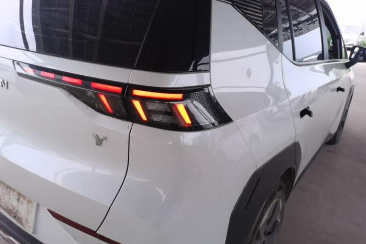 Used AION Y 2022 70 Intelligent Edition Ternary Lithium Right Rear Taillight