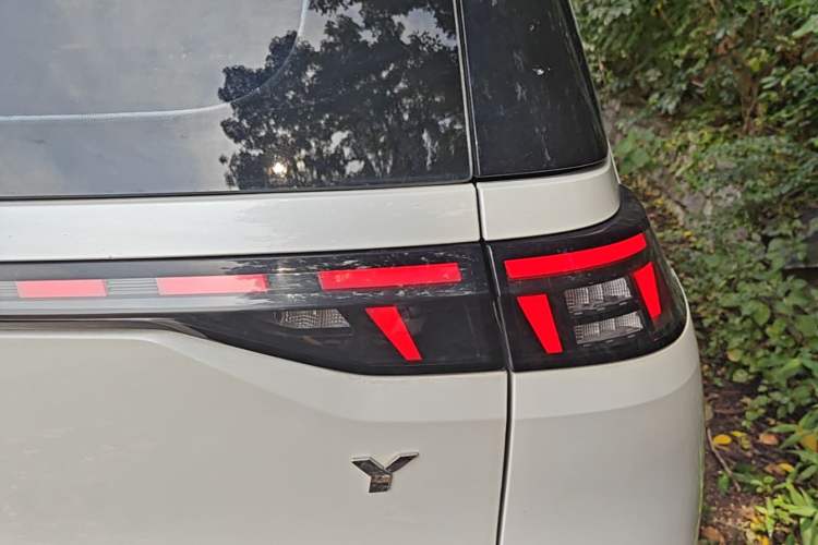 Used AION Y 2022 70 Enjoyment Edition Lithium Iron Phosphate Right Rear Taillight