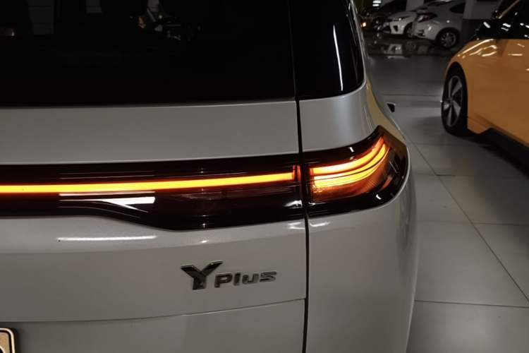 Used AION Y 2022 Plus 70 Tech Edition Right Rear Taillight