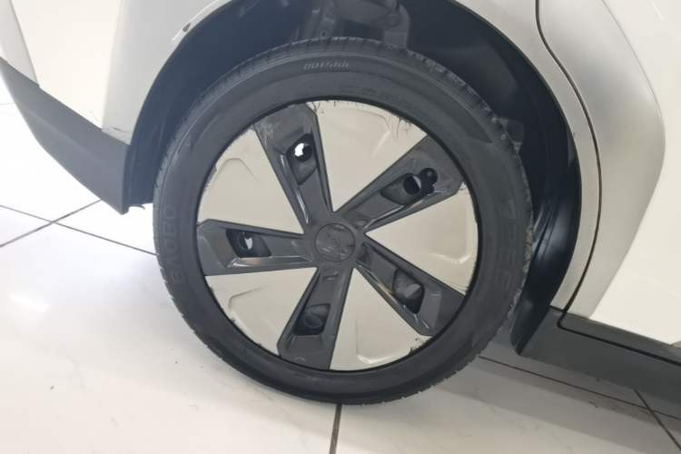 Used AION Y 2022 Plus 80 Enjoy Edition Right Rear Wheel Hub