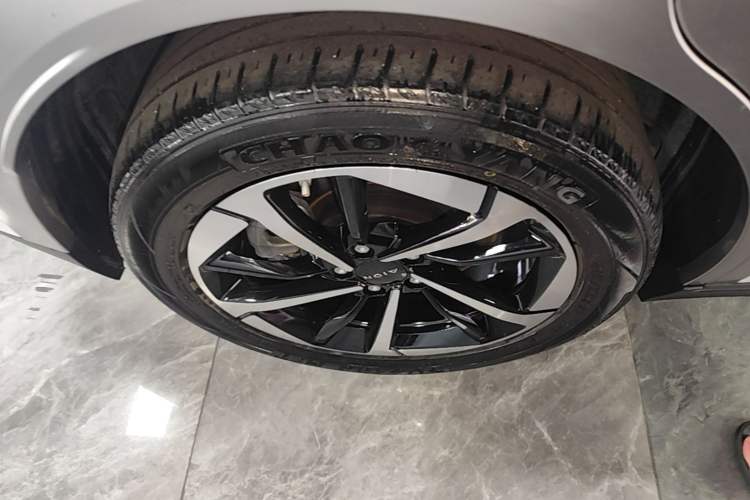 Used AION Y 2022 Plus 70 Smart Edition Right Rear Wheel Hub