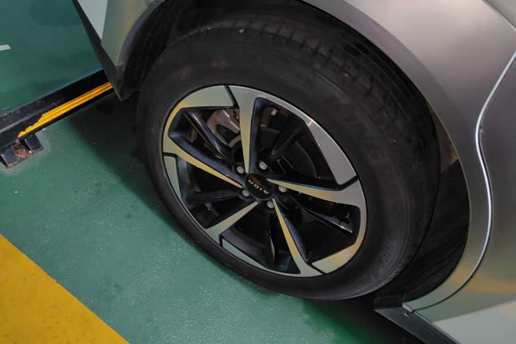 Used AION Y 2022 Plus 70 Smart Edition Right Rear Wheel Hub