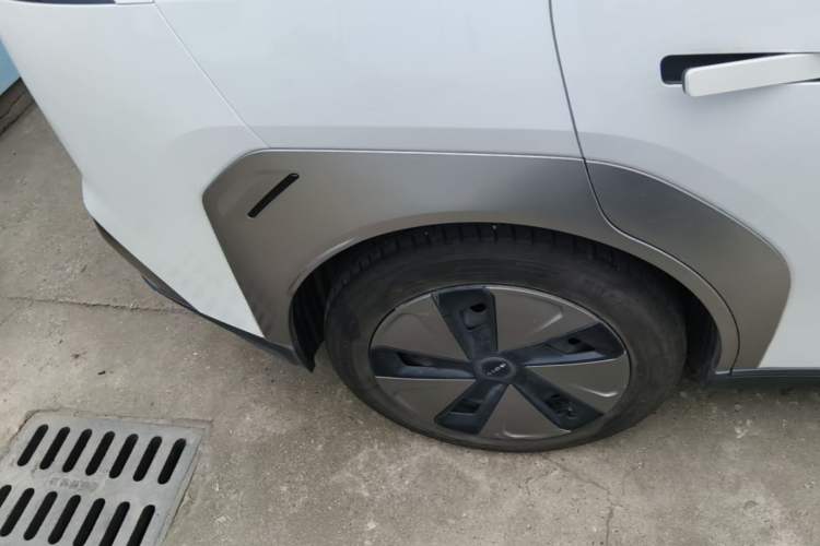 Used AION Y 2022 Plus 70 Enjoy Edition Right Rear Wheel Hub