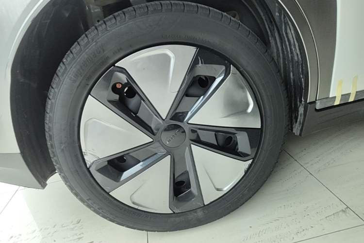 Used AION Y 2022 Plus 70 Enjoy Edition Right Rear Wheel Hub