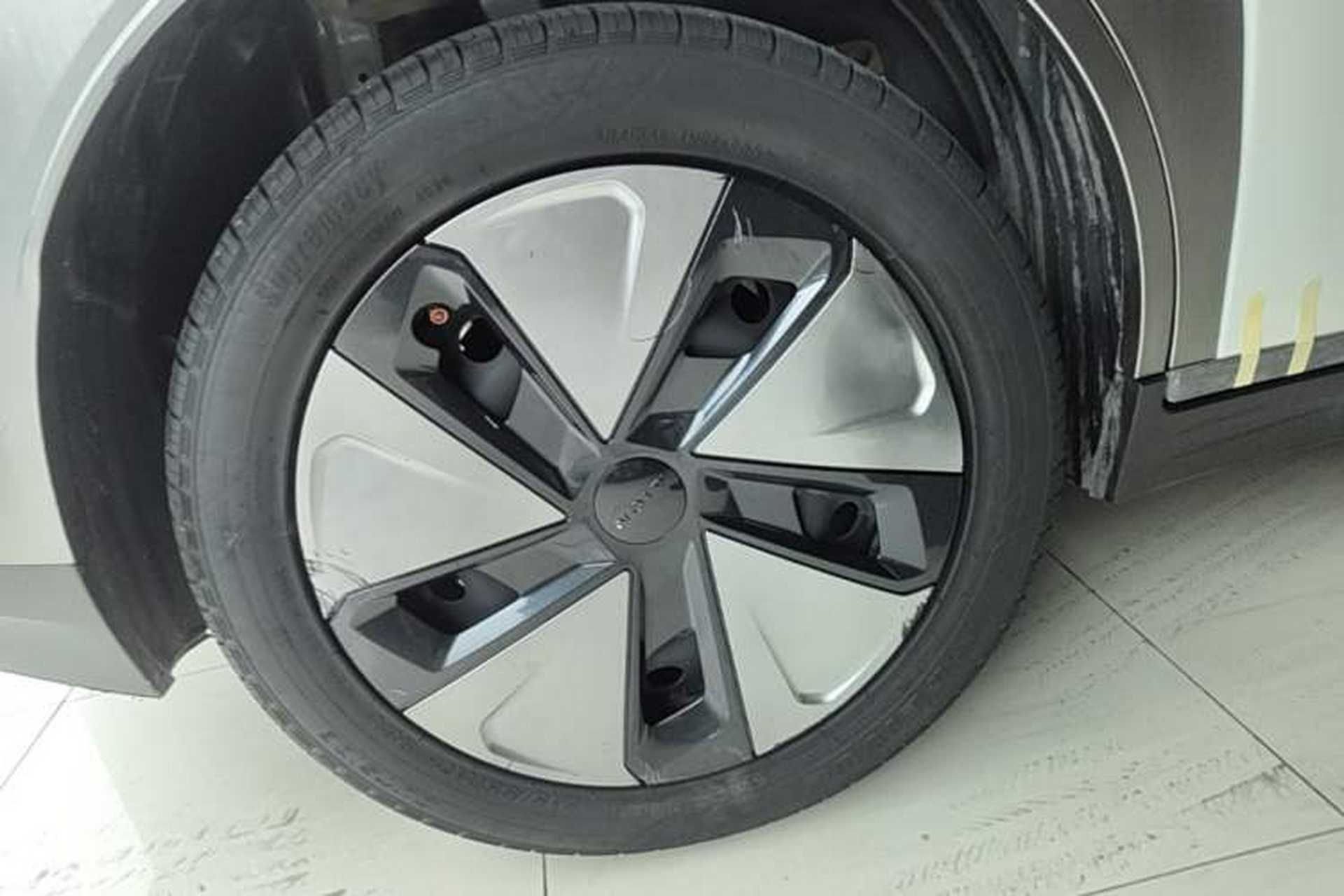 Used AION Y 2022 Plus 70 Enjoy Edition Right Rear Wheel Hub