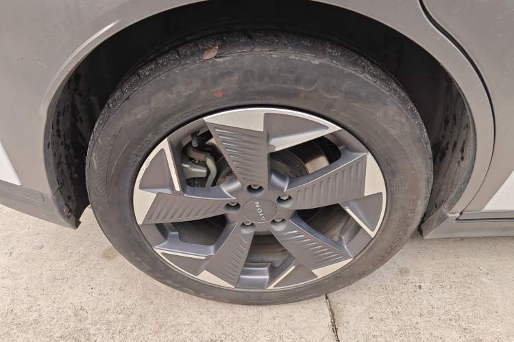 Used AION Y 2022 70 Intelligent Edition Lithium Iron Phosphate Right Rear Wheel Hub