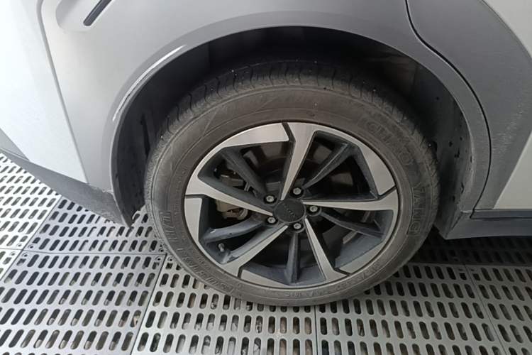 Used AION Y 2022 Plus 70 Smart Edition Right Rear Wheel Hub
