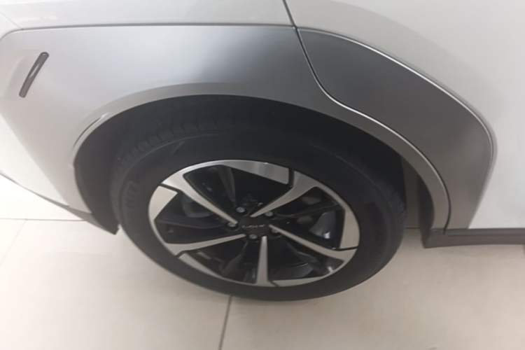 Used AION Y 2022 Plus 70 Smart Edition Right Rear Wheel Hub