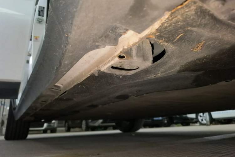Used AION Y 2022 70 Tech Edition Lithium Iron Phosphate Right Side Sill