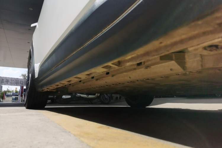 Used AION Y 2022 70 Intelligent Edition Lithium Iron Phosphate Right Side Sill