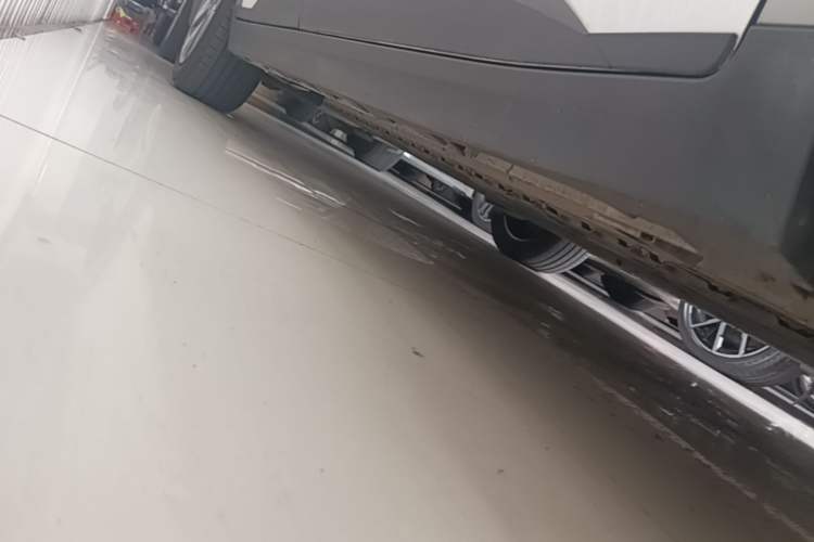 Used AION Y 2022 70 Enjoyment Edition Lithium Iron Phosphate Right Side Sill