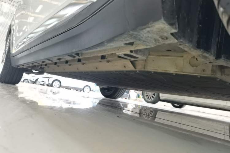 Used AION Y 2022 Plus 80 Enjoy Edition Right Side Sill