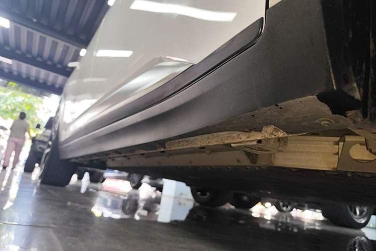 Used AION Y 2022 Plus 70 Smart Edition Right Side Sill
