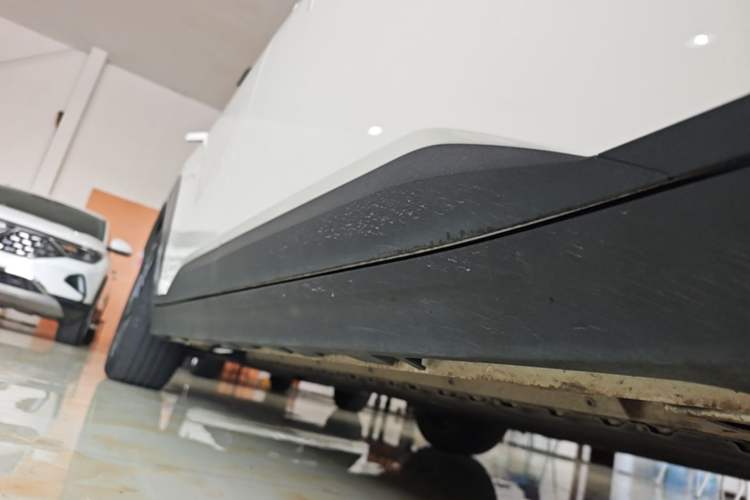 Used AION Y 2022 70 Intelligent Edition Lithium Iron Phosphate Right Side Sill