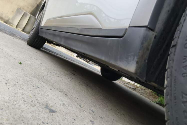 Used AION Y 2022 Plus 70 Enjoy Edition Right Side Sill