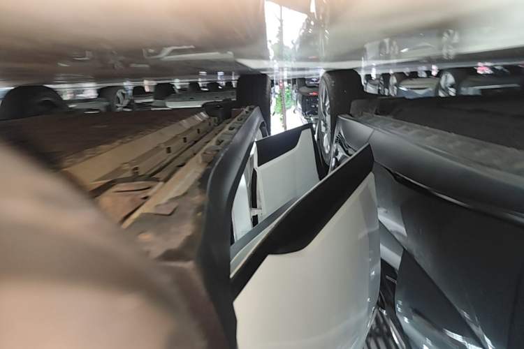 Used AION Y 2022 Plus 70 Smart Edition Right Side Sill
