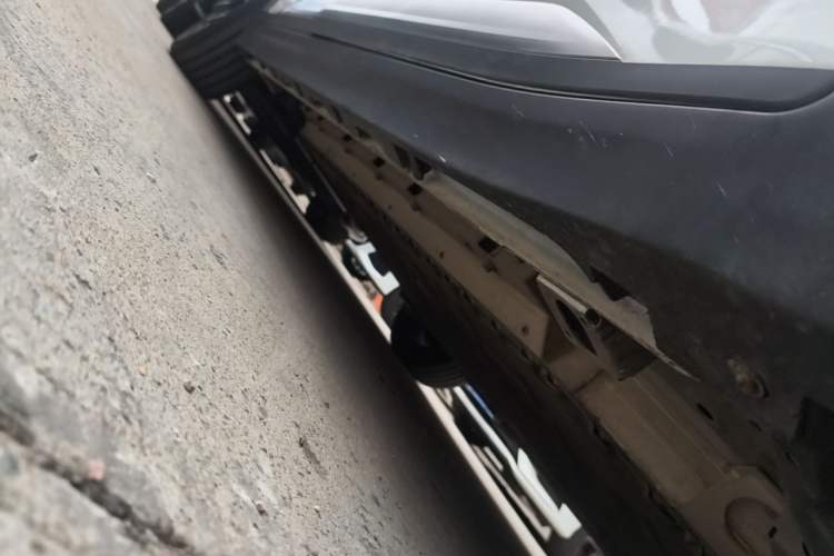 Used AION Y 2022 Plus 70 Smart Edition Right Side Sill