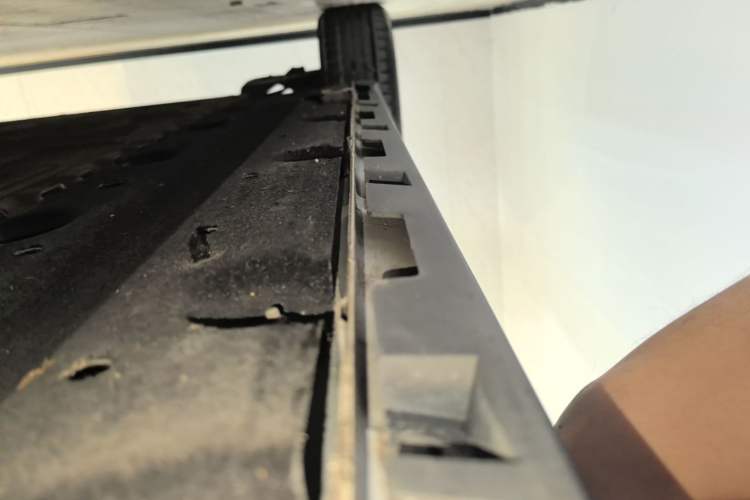 Used AION Y 2022 Plus 70 Smart Edition Right Side Sill