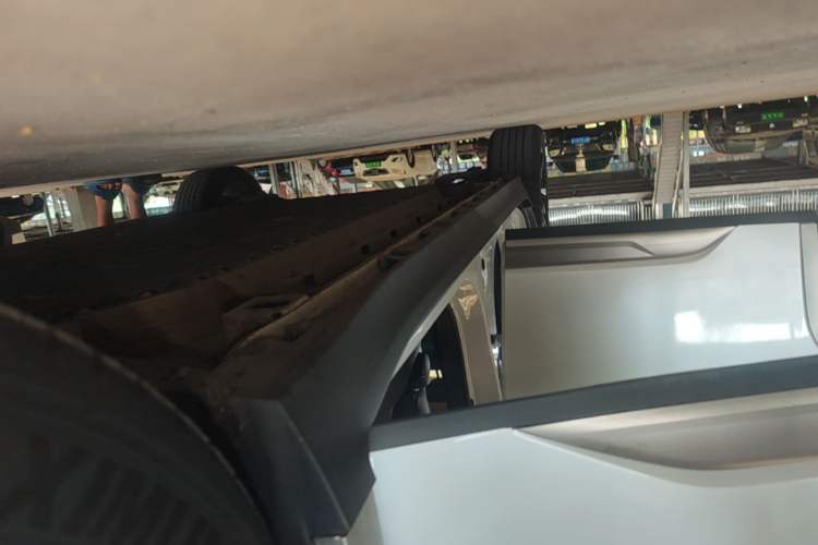 Used AION Y 2022 Plus 70 Smart Edition Right Side Sill