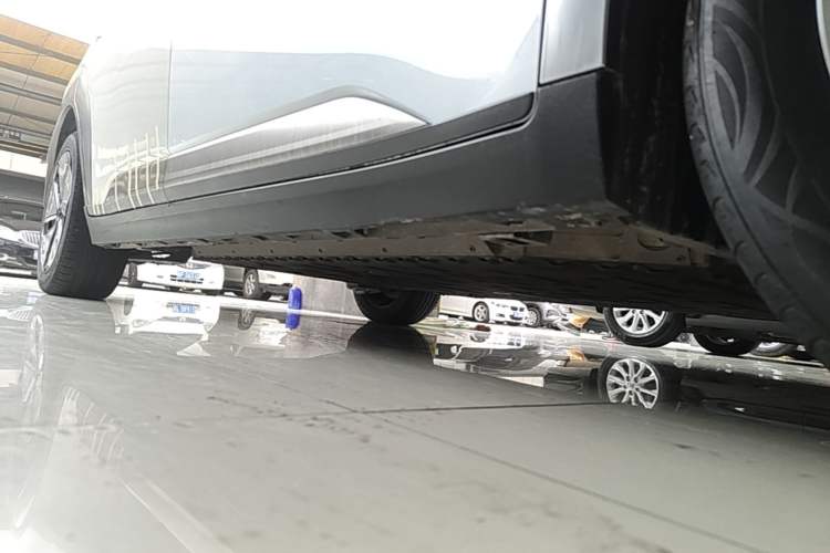 Used AION Y 2022 Plus 70 Enjoy Edition Right Side Sill