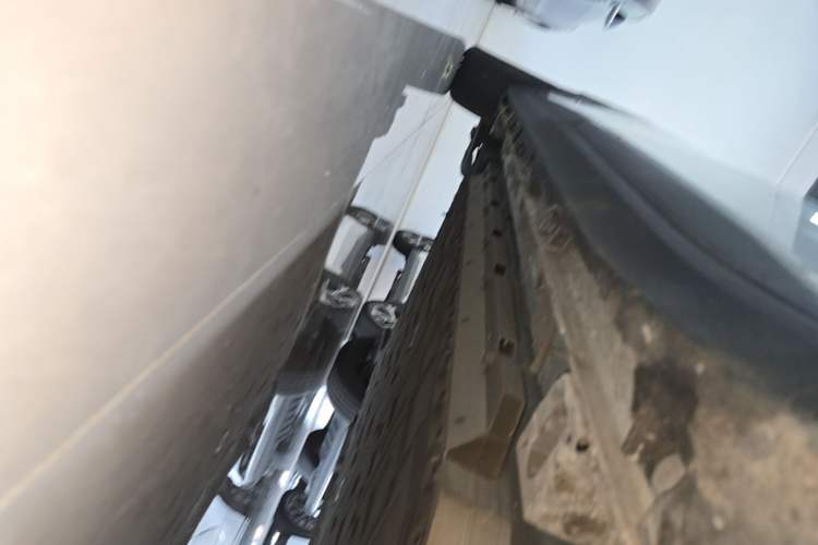 Used AION Y 2022 70 Enjoyment Edition Lithium Iron Phosphate Right Side Sill