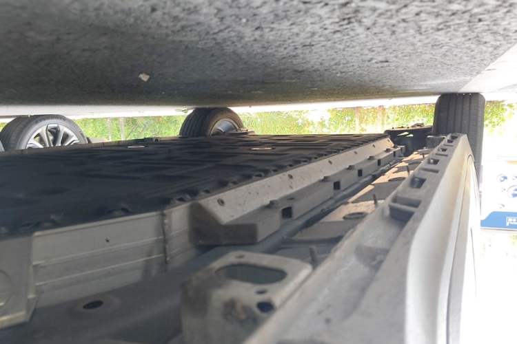 Used AION Y 2022 Plus 70 Smart Edition Right Side Sill