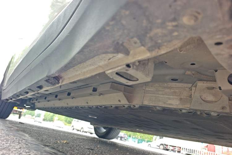 Used AION Y 2022 70 Intelligent Edition Lithium Iron Phosphate Right Side Sill