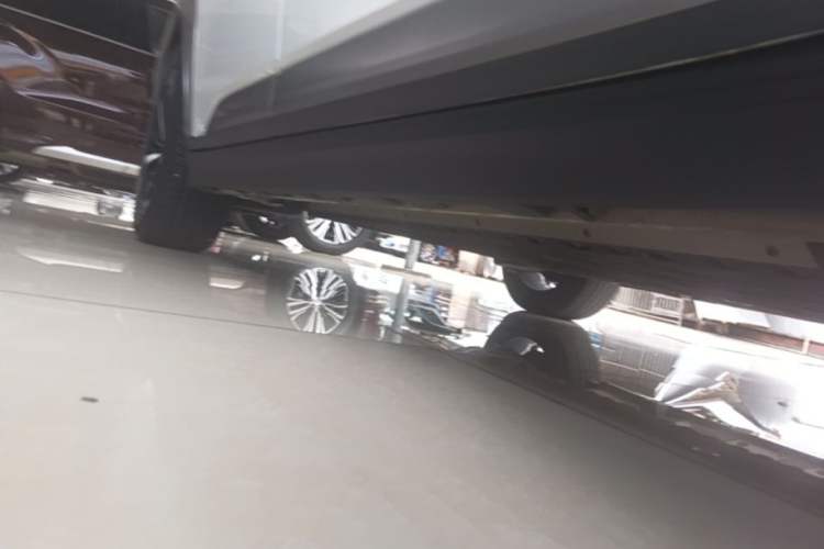 Used AION Y 2022 Plus 70 Smart Edition Right Side Sill
