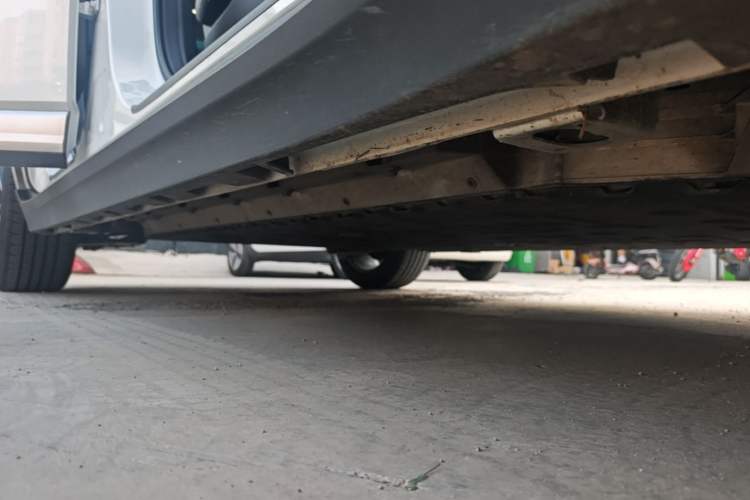 Used AION Y 2022 Plus 70 Smart Edition Right Side Sill
