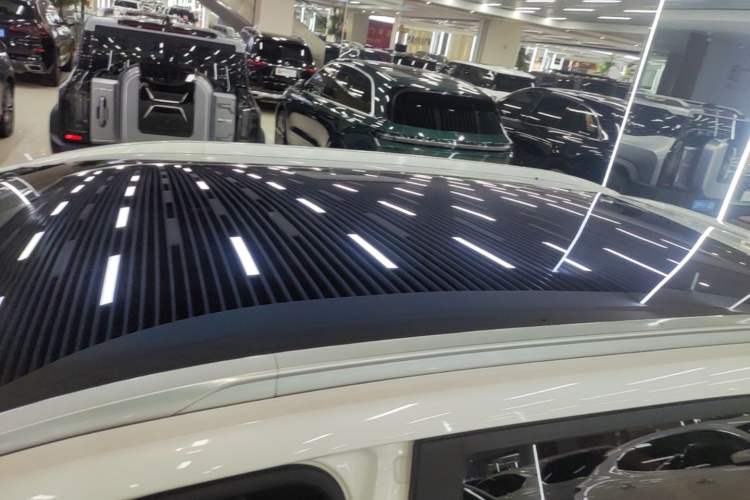 Used AION Y 2022 70 Intelligent Edition Lithium Iron Phosphate Roof