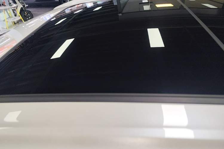 Used AION Y 2022 Plus 70 Smart Edition Roof