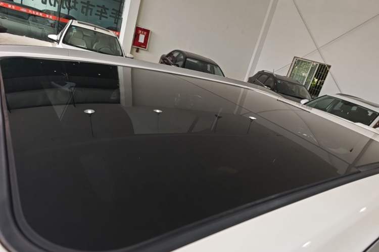 Used AION Y 2022 70 Intelligent Edition Lithium Iron Phosphate Roof