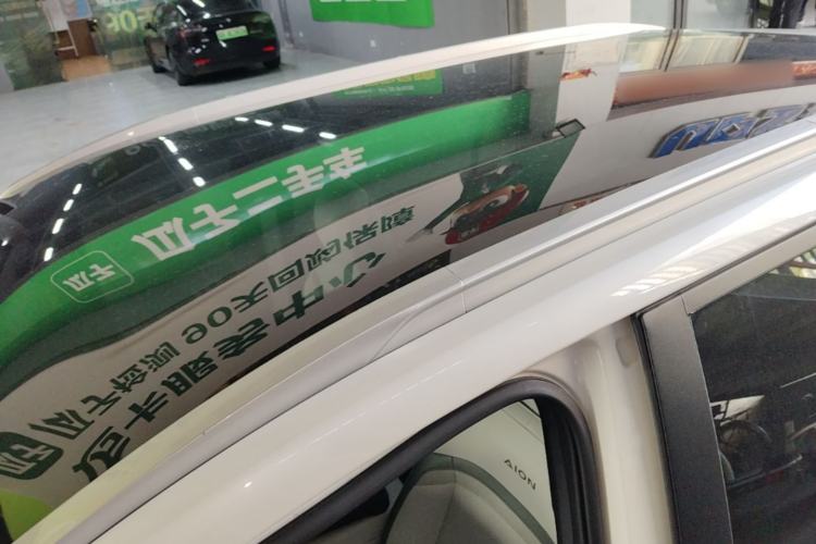 Used AION Y 2022 Plus 70 Smart Edition Roof