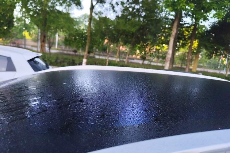 Used AION Y 2022 Plus 70 Smart Edition Roof