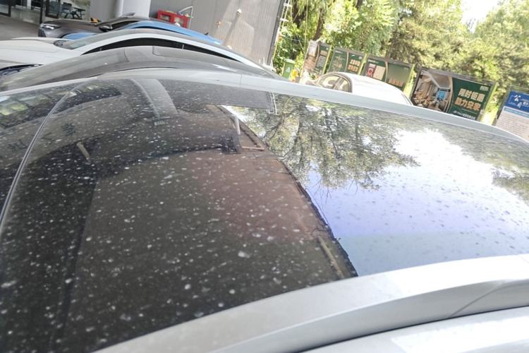 Used AION Y 2022 Plus 70 Smart Edition Roof