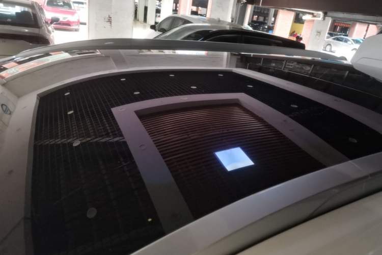 Used AION Y 2022 Plus 70 Smart Edition Roof