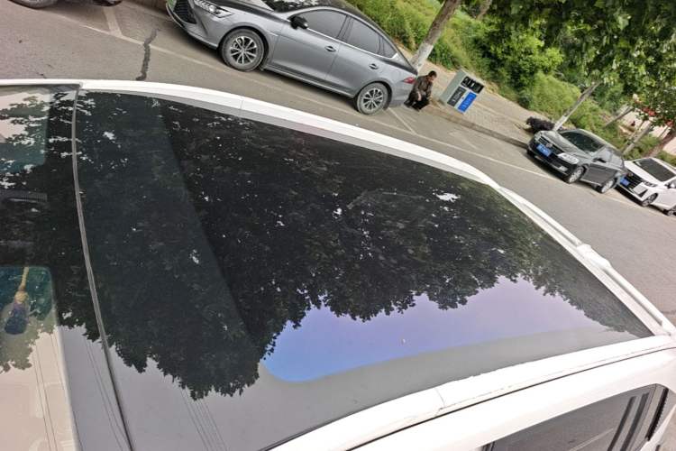 Used AION Y 2022 70 Intelligent Edition Lithium Iron Phosphate Roof