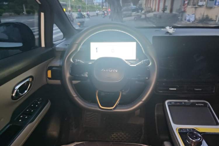 Used AION Y 2022 70 Intelligent Edition Lithium Iron Phosphate Steering Wheel