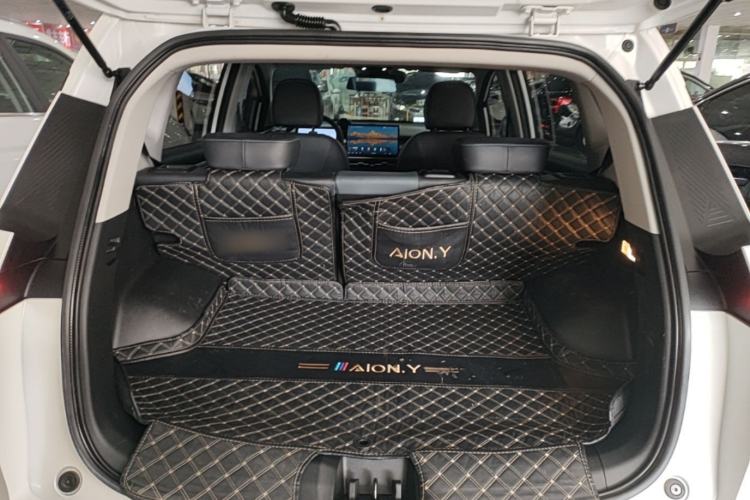 Used AION Y 2022 Plus 70 Smart Edition Trunk