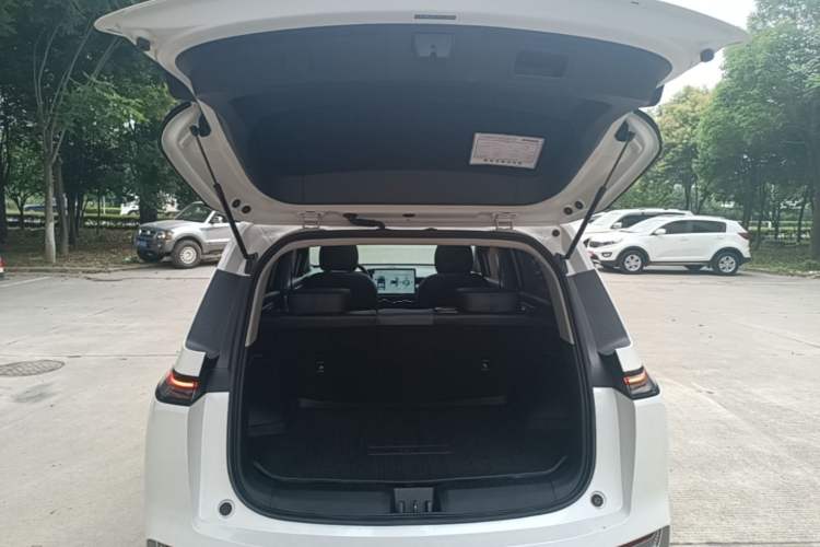 Used AION Y 2022 Plus 70 Smart Edition Trunk