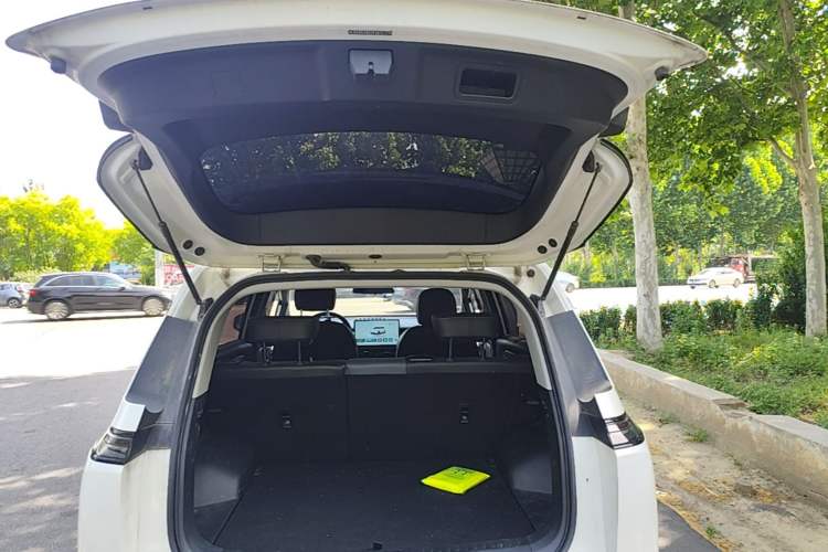Used AION Y 2022 Plus 80 Smart Edition Trunk