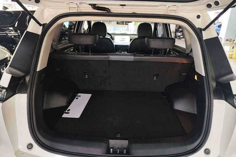 Used AION Y 2022 Plus 70 Smart Edition Trunk