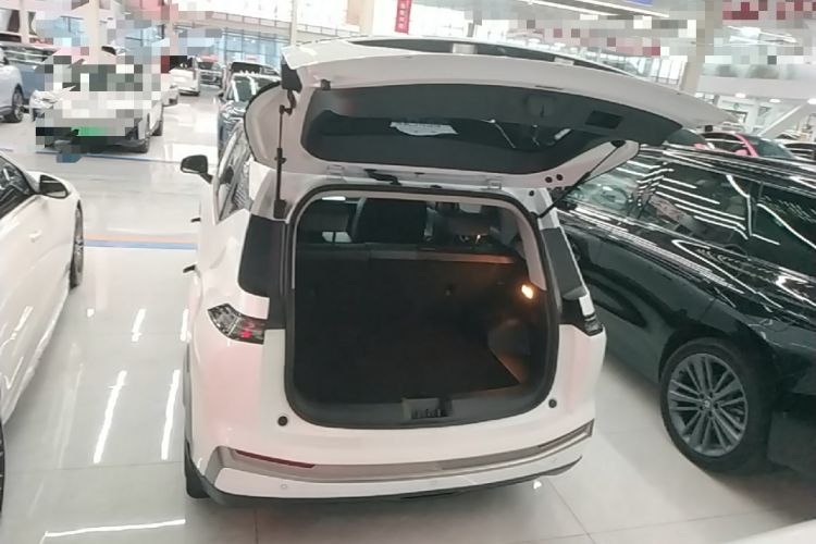 Used AION Y 2022 Plus 70 Smart Edition Trunk
