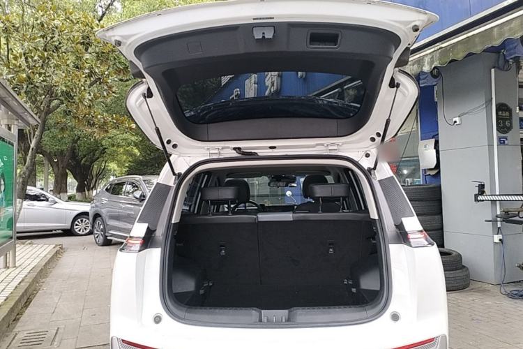 Used AION Y 2022 Plus 70 Smart Edition Trunk