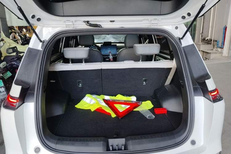 Used AION Y 2022 Plus 70 Smart Edition Trunk