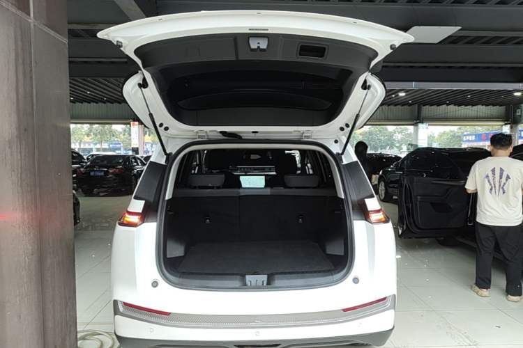 Used AION Y 2022 Plus 70 Enjoy Edition Trunk