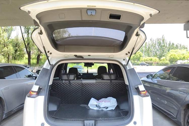 Used AION Y 2022 Plus 70 Smart Edition Trunk