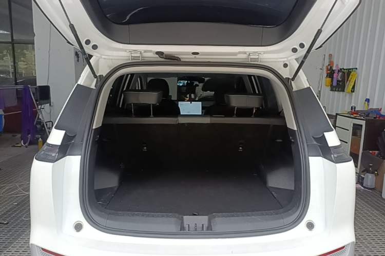 Used AION Y 2022 Plus 70 Smart Edition Trunk