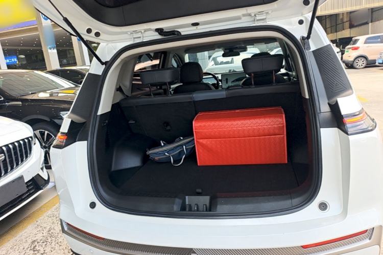 Used AION Y 2022 Plus 70 Smart Edition Trunk